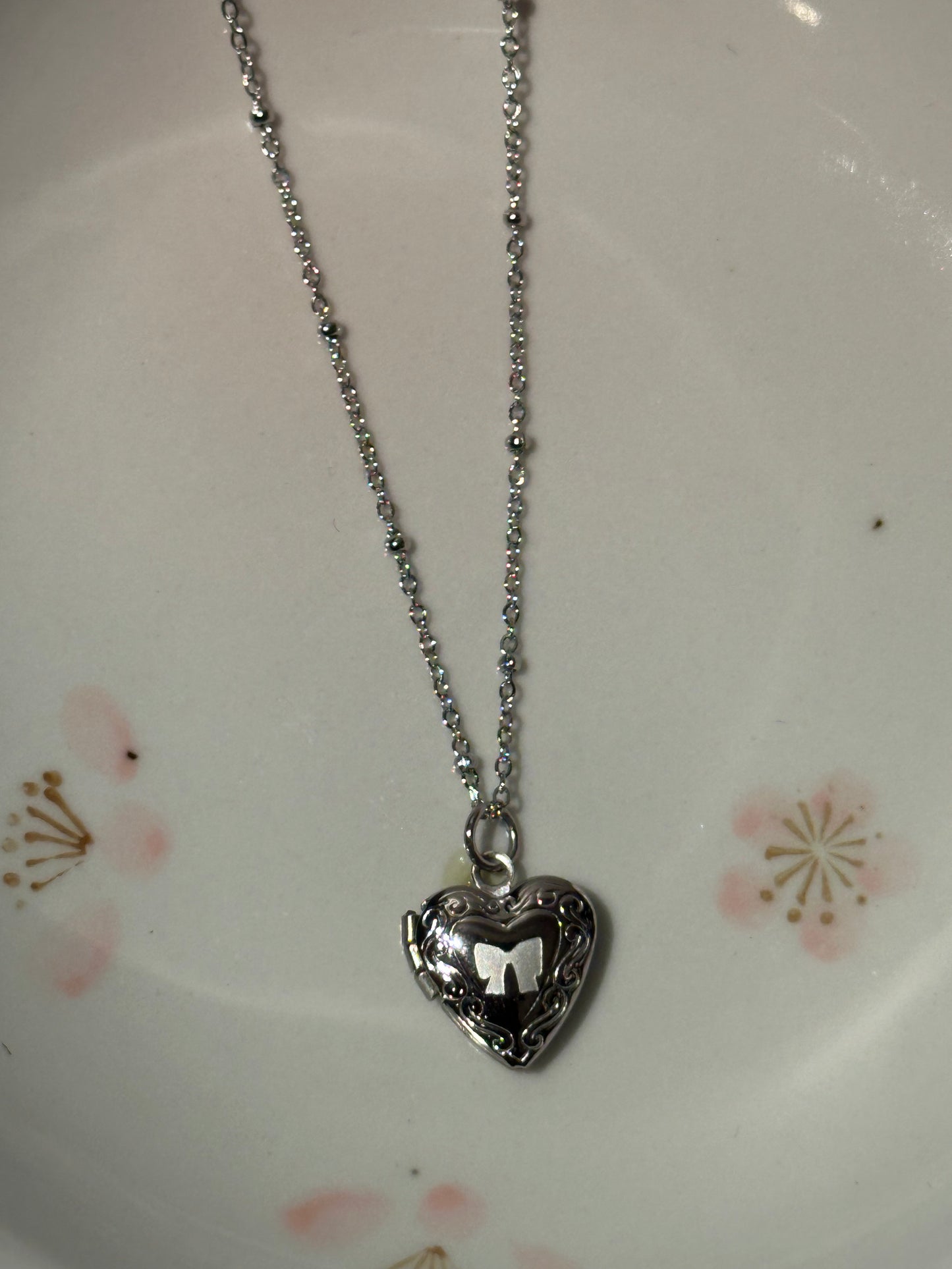 Bow Engraved Locket Necklaces