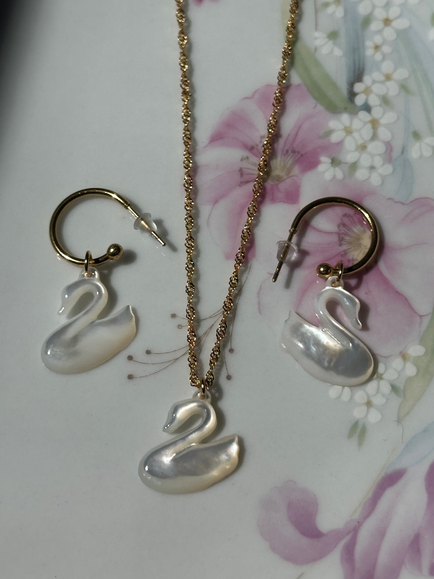 Summer Swan Necklace
