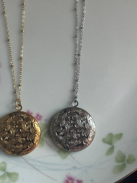 Circle Floral Locket Necklace