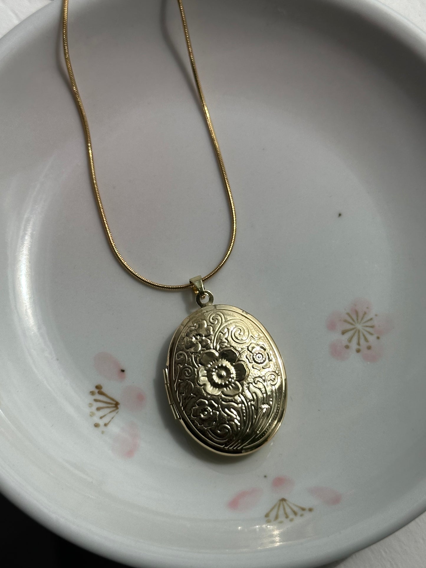 Oval Floral Locket Necklace