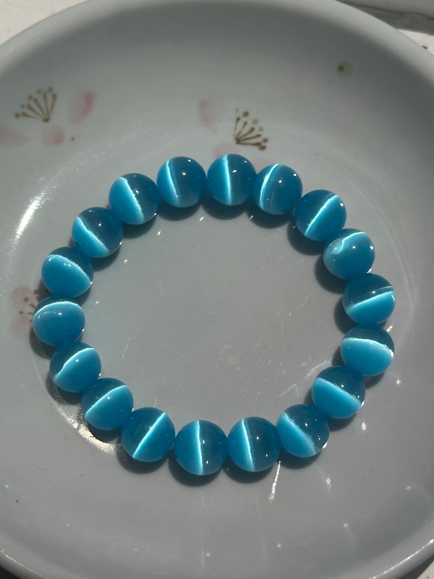 Vibrant Blue Cats Eye Bracelet