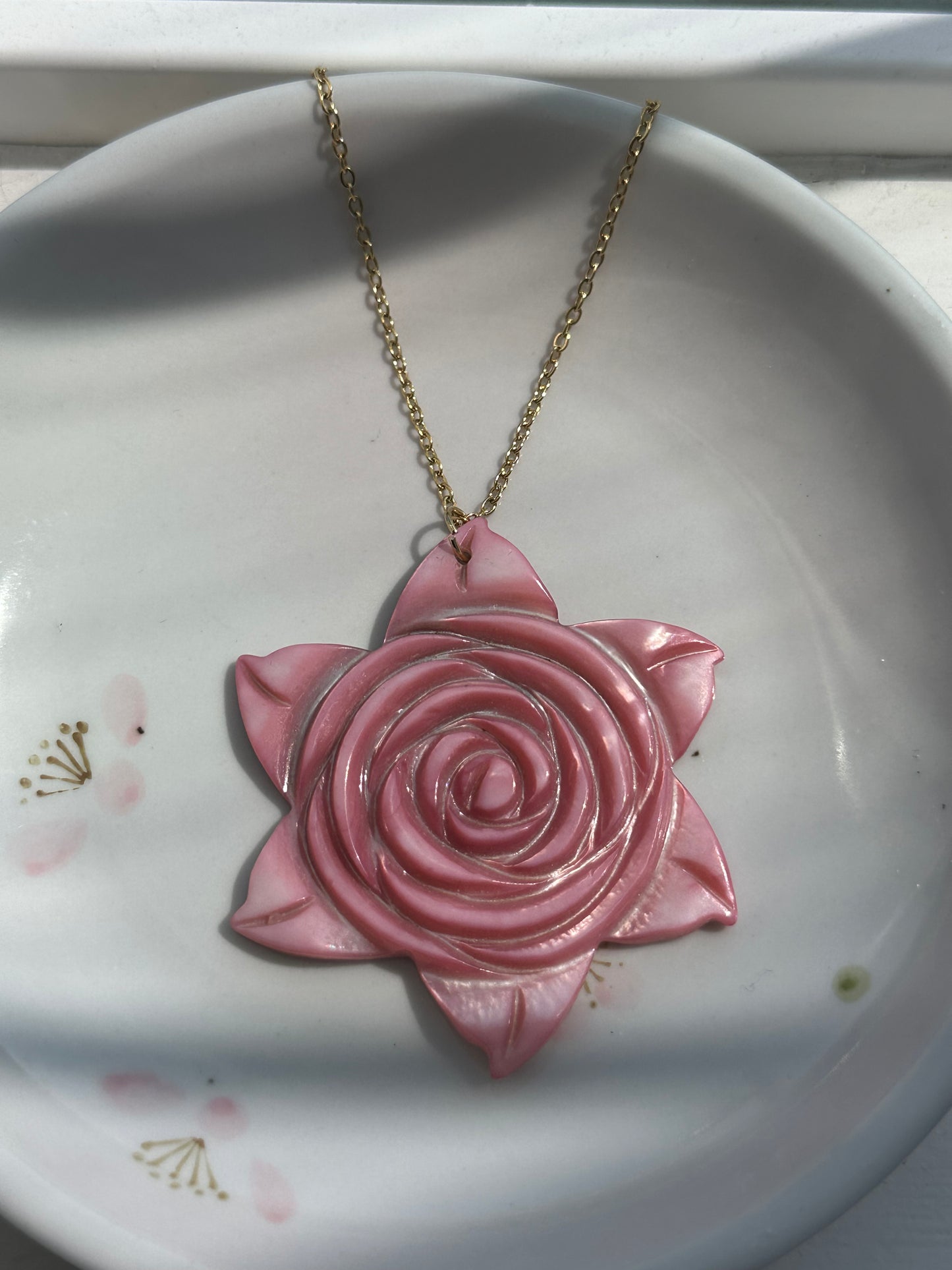 Shell Pendant Necklaces