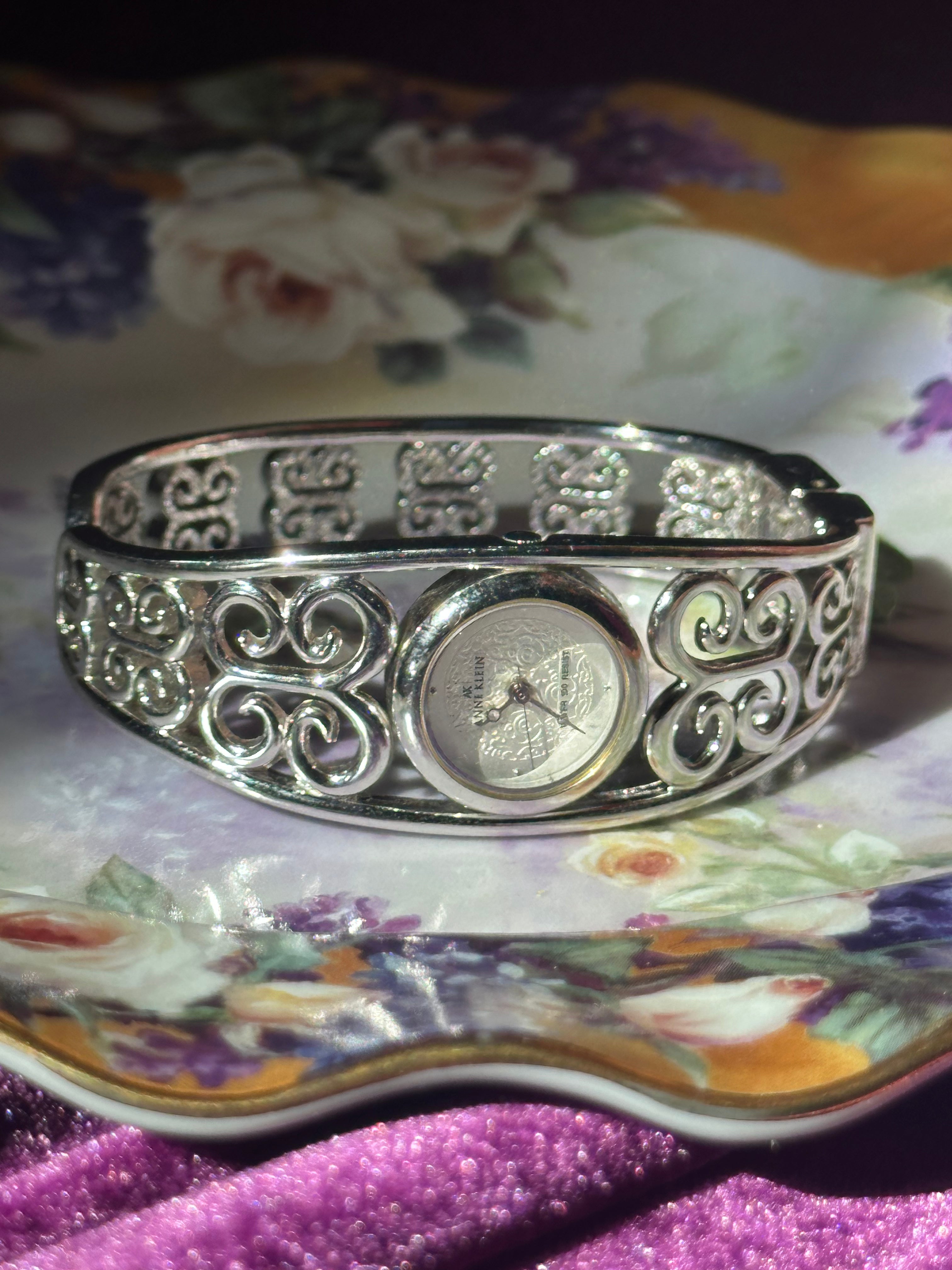 Swirl Watch