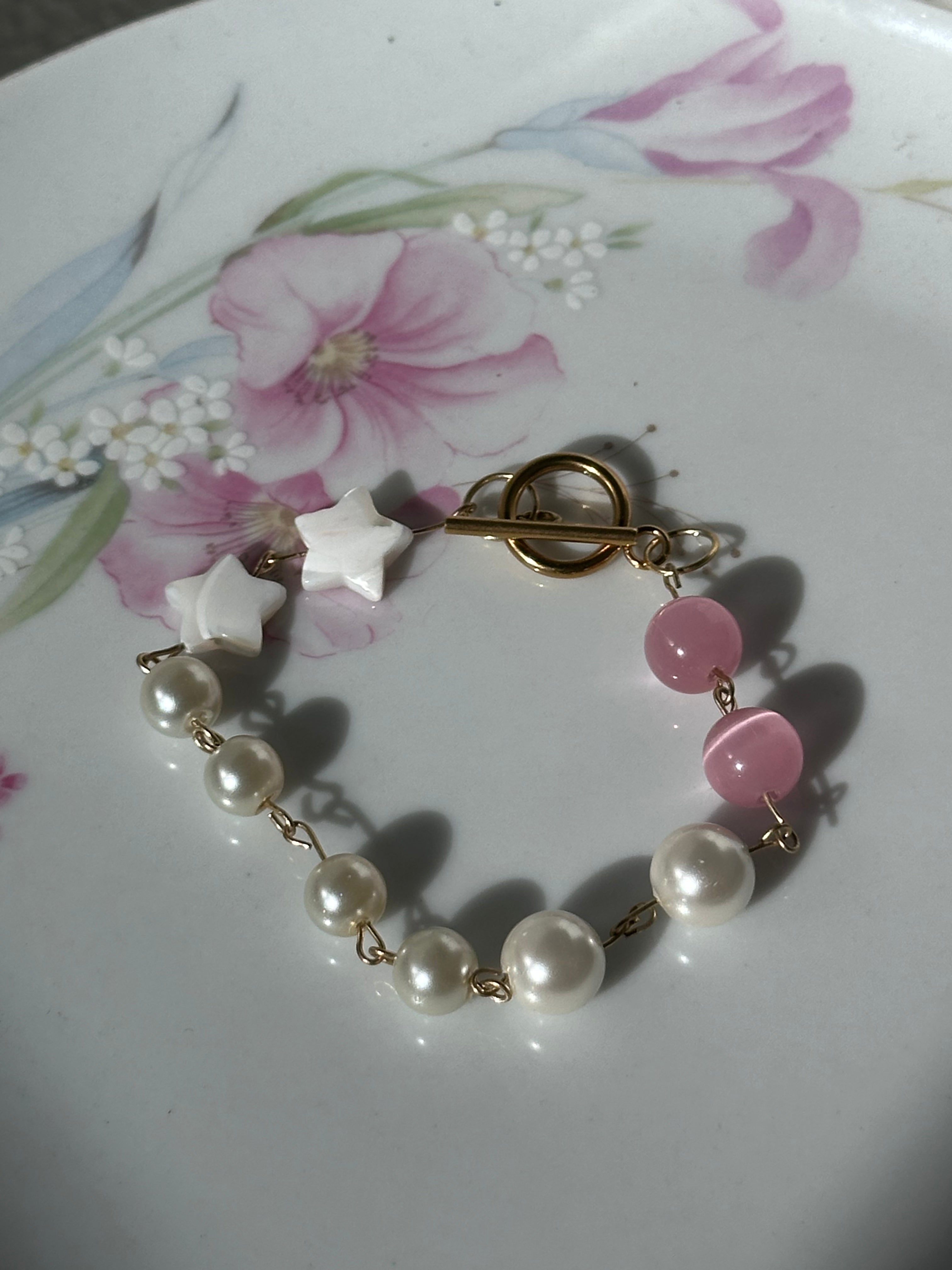 Cat Eye and Stars Wire Bracelet