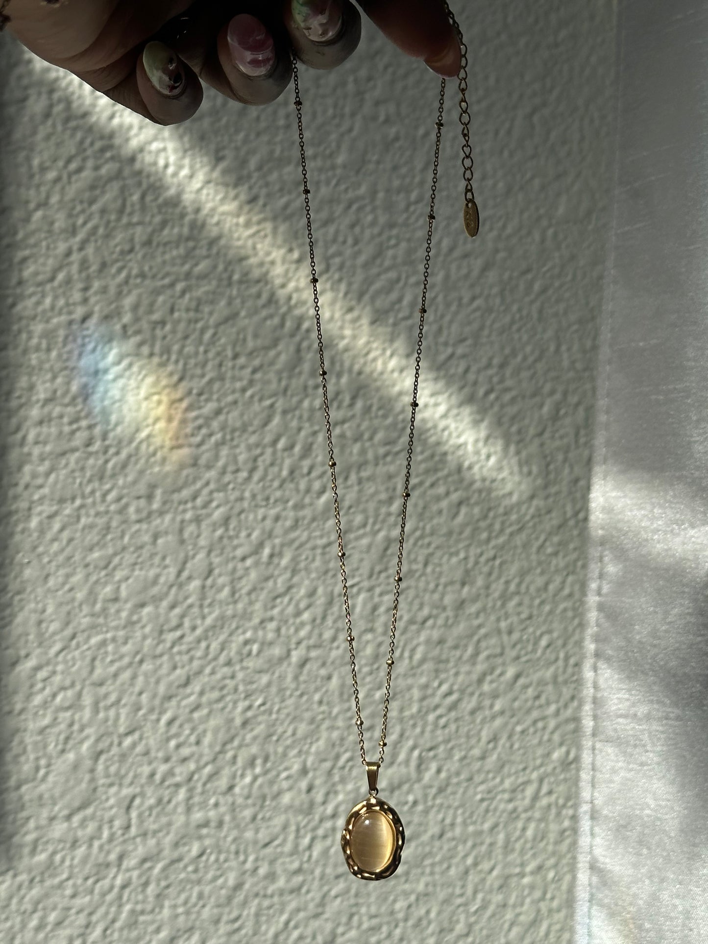 Champagne Cat's Eye Effect Necklace