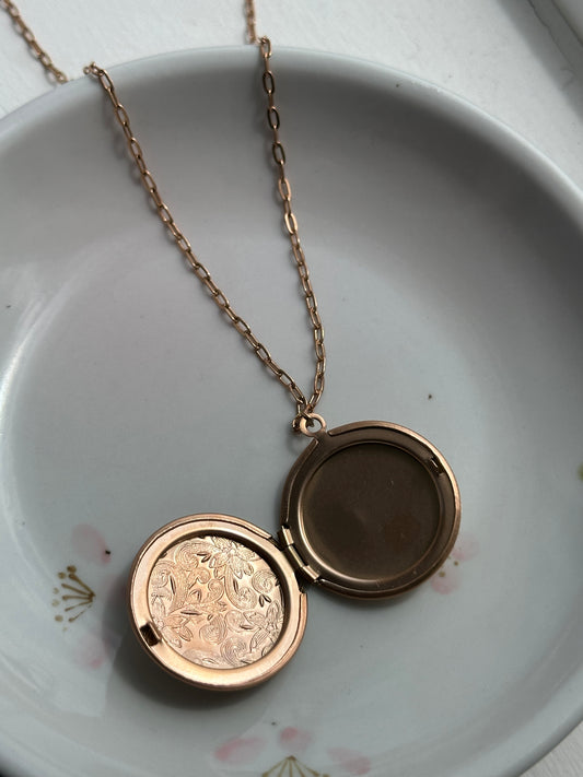 Circle Floral Locket Necklace
