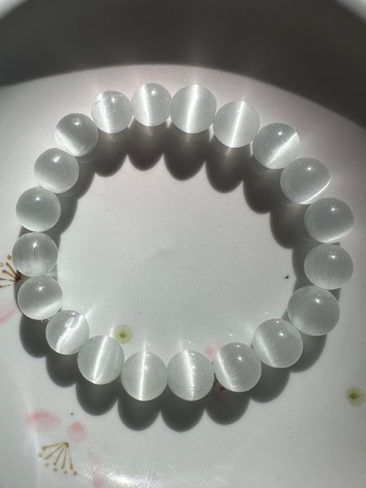 White Cats-eye Bracelet