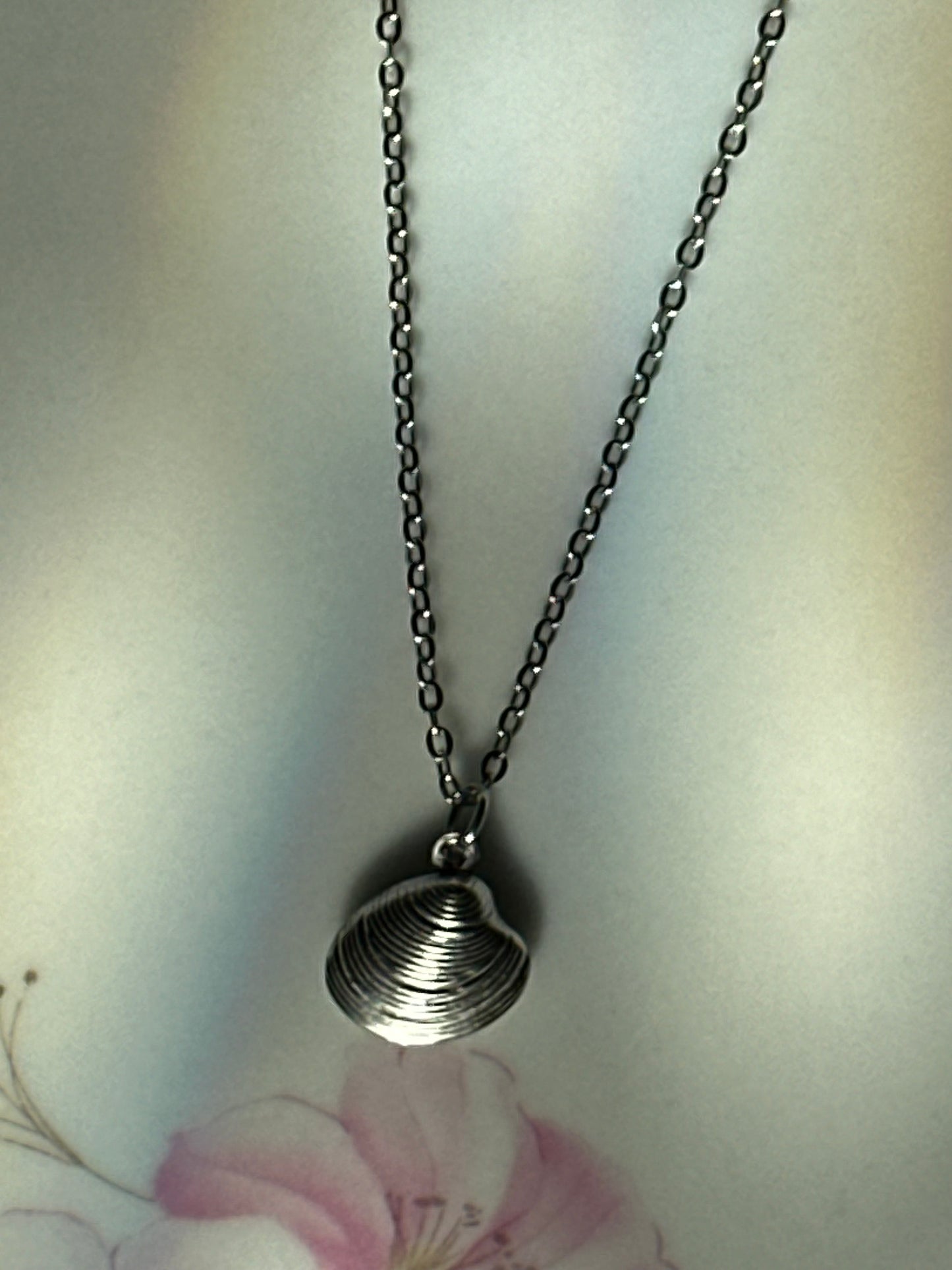 Seashell Pendant Necklace