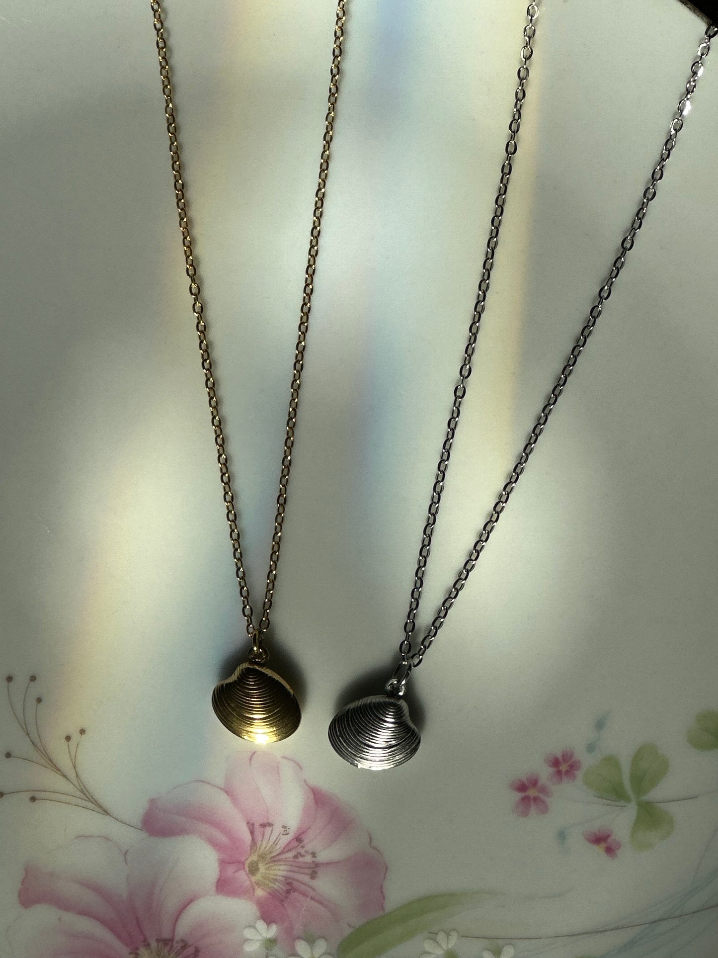Seashell Pendant Necklace