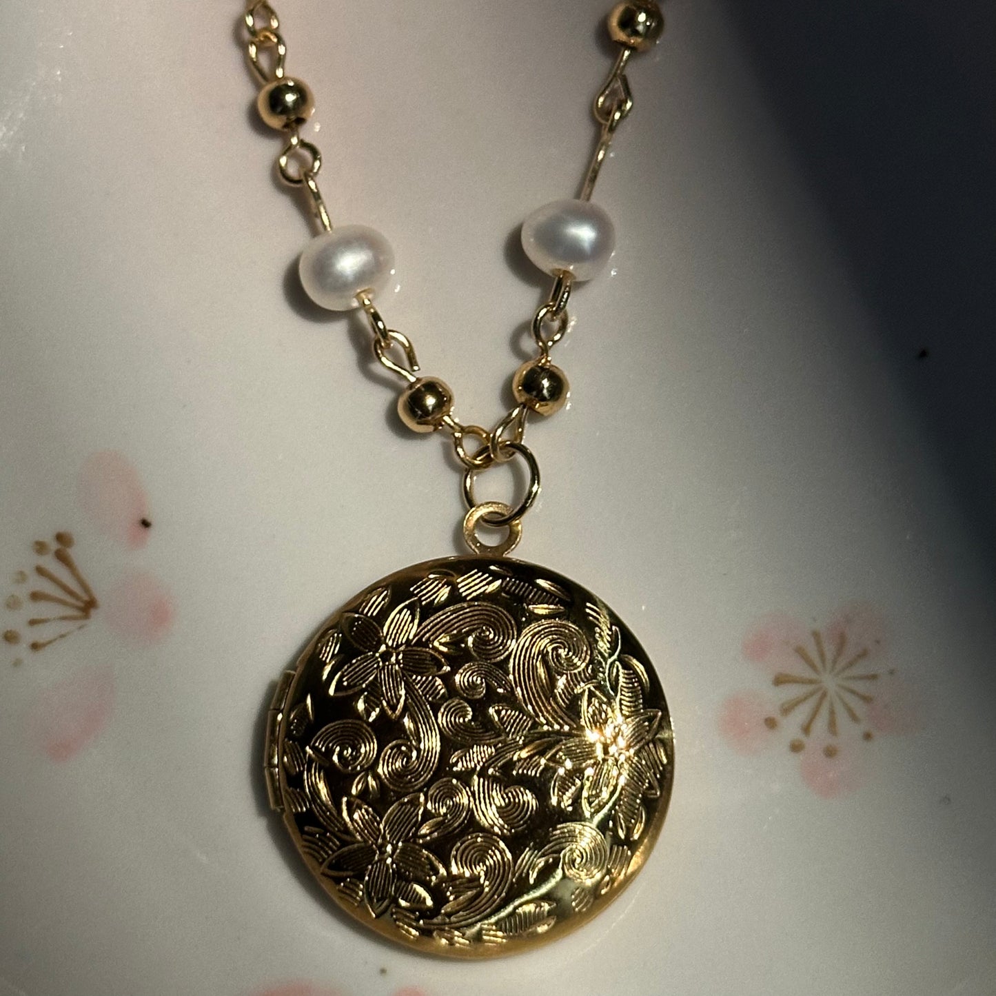 The Antique Circle Locket Necklace