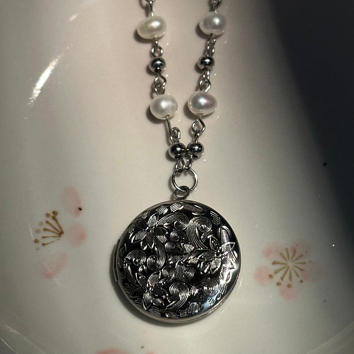 The Antique Circle Locket Necklace